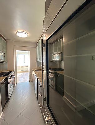 3rd image of 165 E 66th St APT 12c