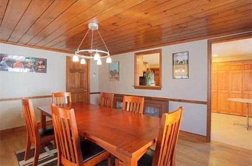 3rd image of 42 Nilsen Ave