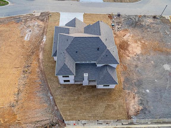 2nd image of 142 Abington Dr
