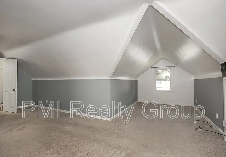 1547 Sherbrook Rd — Photo 24
