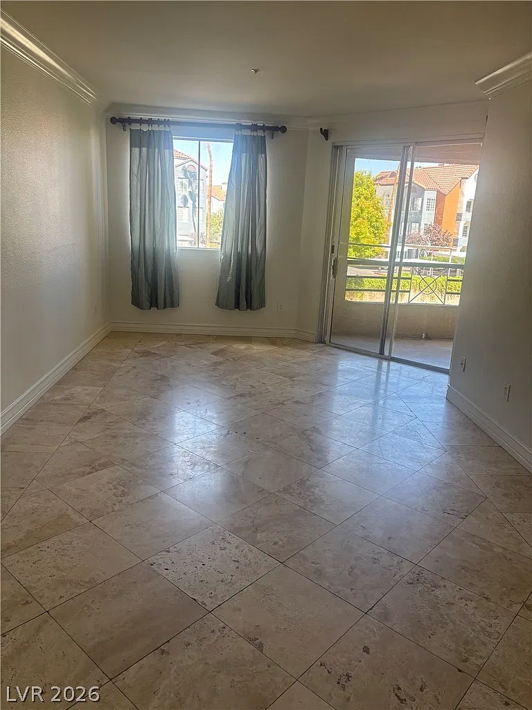 210 E Flamingo Rd — Photo 4