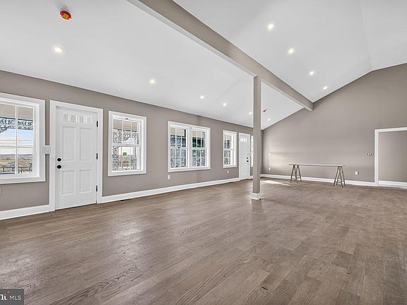 4th image of 401 Linden Ave
