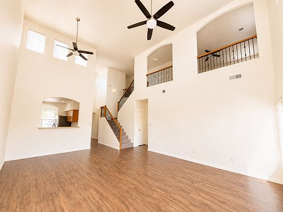 4th image of 2067 Violeta Cir SE