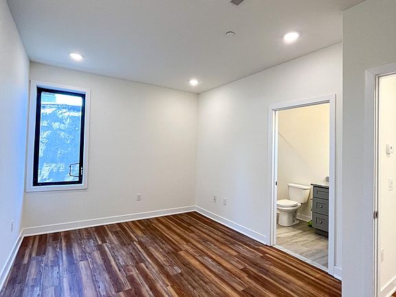 5th image of 2411 Kensington Ave APT 204