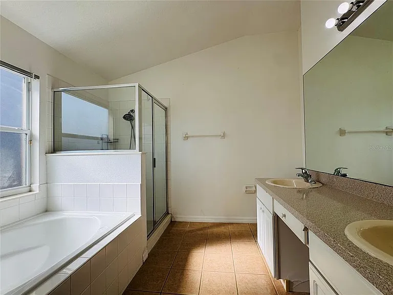 4795 Cumbrian Lakes Dr — Photo 22