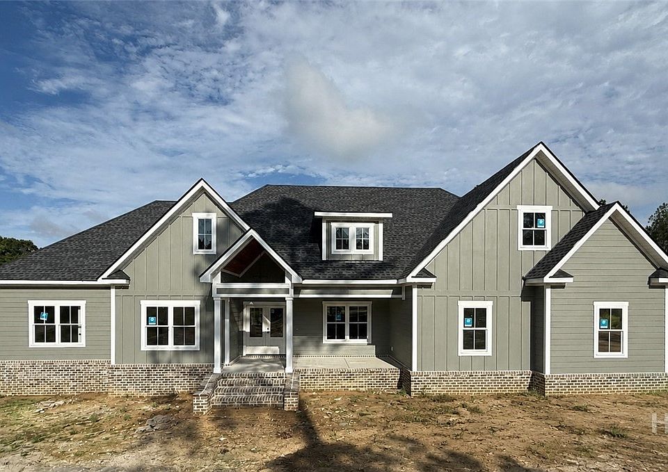 1st image of 118 Hinterland Trail
