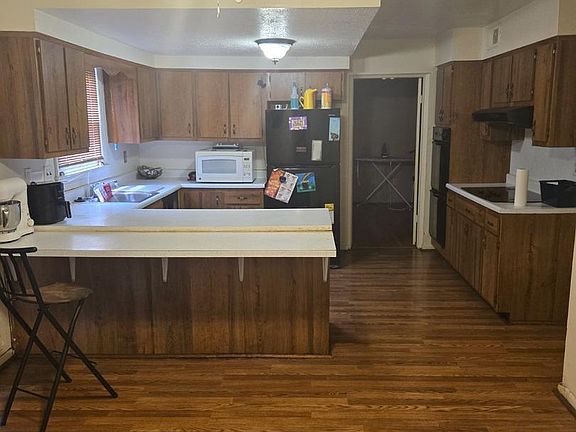 2nd image of 9401 Pine View Ln