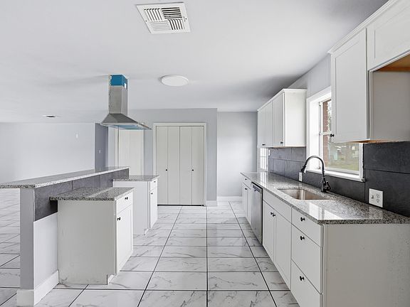 3rd image of 113 Prosperity St