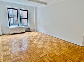 215 W 83rd St