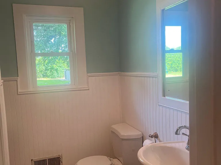 912 Hebron Rd — Photo 10
