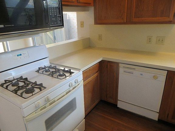 4th image of 106 Coffee Ln
