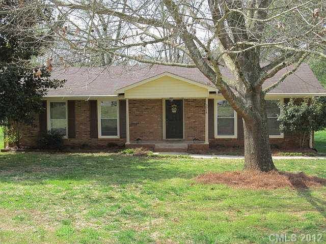 1st image of 3014 Helen Dr