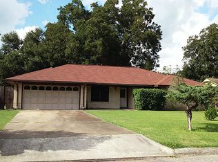 319 Windsor Sq, Alvin, TX 77511