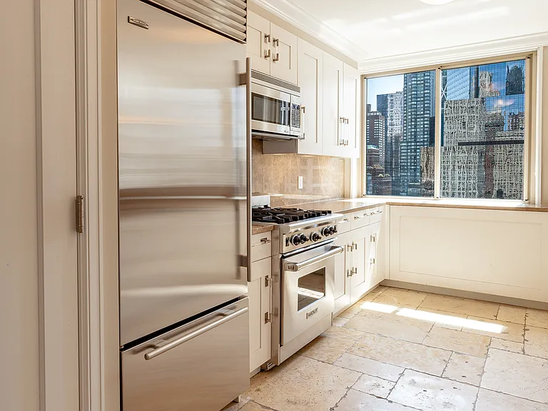 30 W 63rd St #24FGH — Photo 7