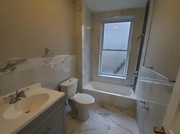 372 Forrest St #2 — Photo 6