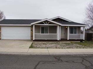74 SE L Street Loop, Madras, OR 97741
