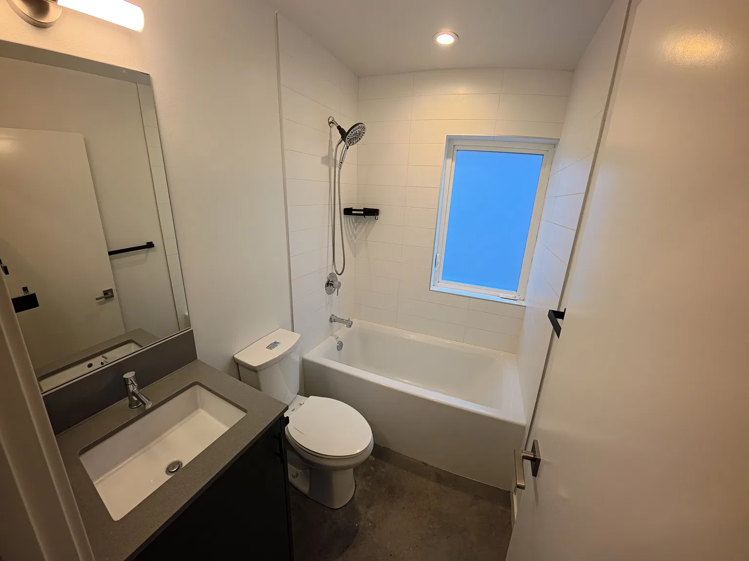 3 bed, 1483 sqft, $3,400 — Photo 3