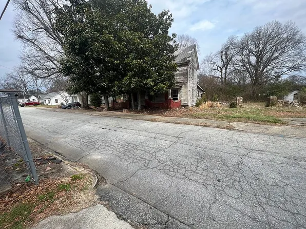 405 Green St, Belton, SC 29627