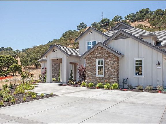 5th image of 731 Bridle Ridge Dr