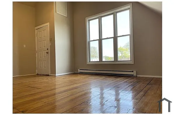 Building Photo - 94 Chatham St #3
