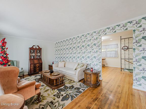 2nd image of 4211 Blossomwood Dr