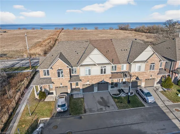 515 Winston Rd #70, Grimsby, ON L3M 0C8