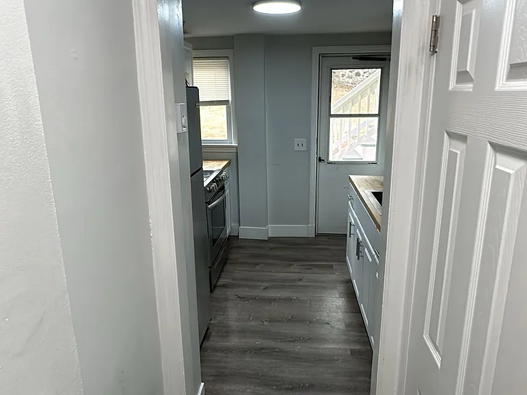 30 Foster St — Photo 5