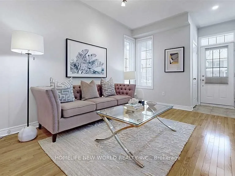 52 Mantle Ave — Photo 2
