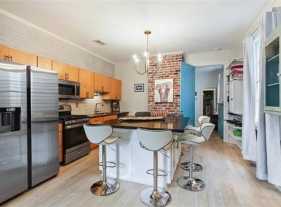 5th image of 408 Octavia St