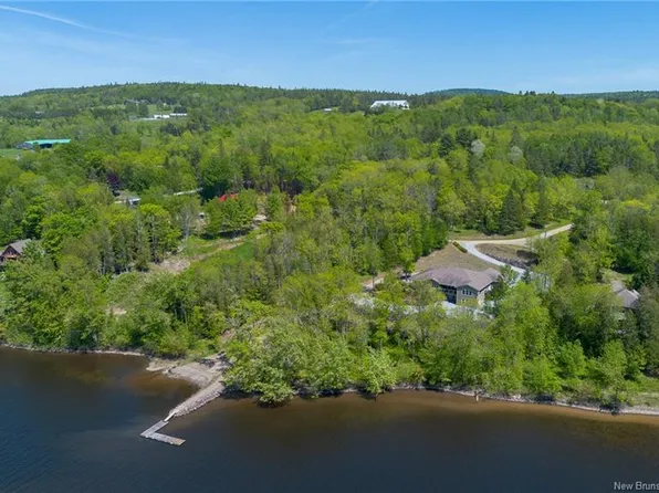 53 Chestnut Ln, Kingston, NB E5N 0B2