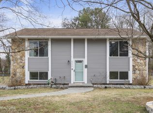 8232 Broken Arrow Dr, Knoxville, TN 37923