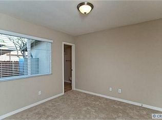 927 W Berkeley St, Santa Ana, CA 92707