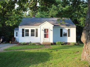 69 Pleasant St, Lunenburg, MA 01462