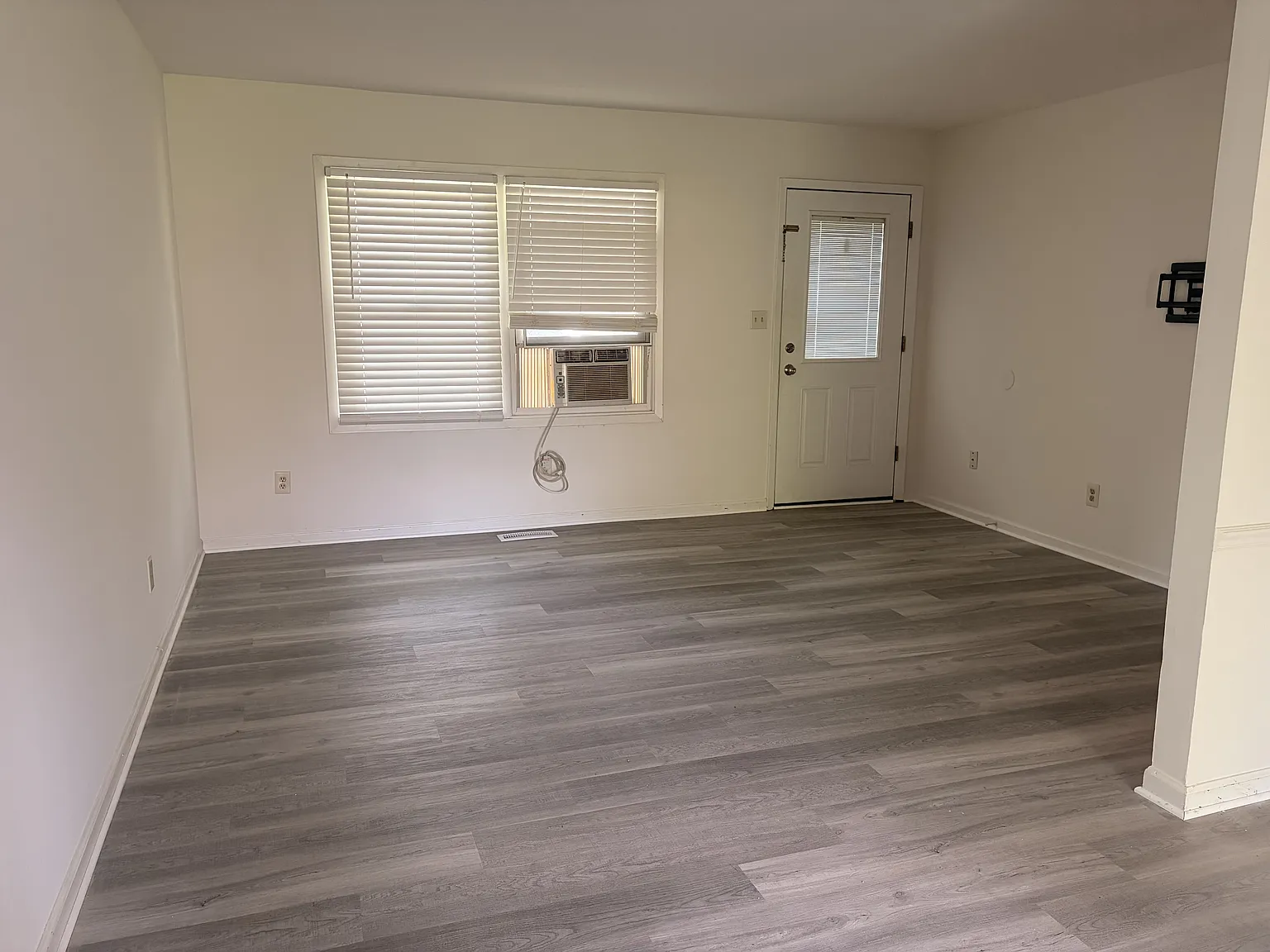 1815 Beach Road - 1 — Photo 2