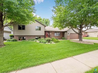 601 N Sandberg Dr, Sioux Falls, SD, 57110
