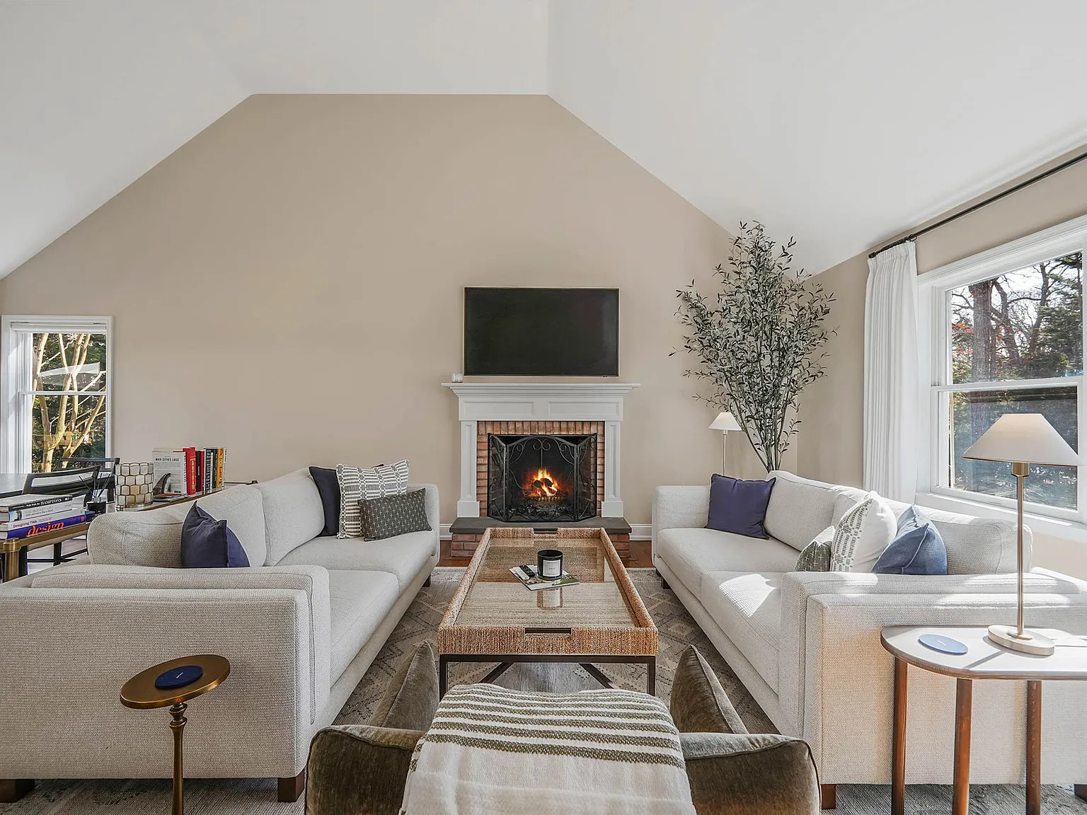 East Hampton Beach Retreat! — Photo 3
