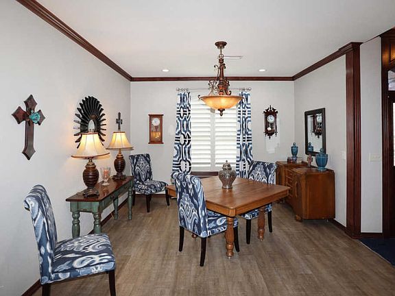 5th image of 6715 Blossom Ct