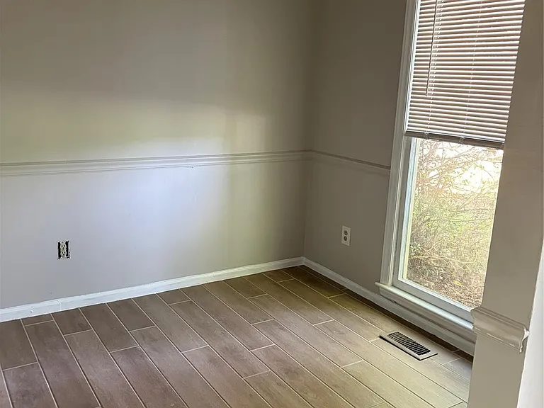 1708 Village Lake Dr — Photo 5