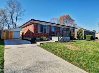10111 Closterwood Dr, Louisville, KY 40229