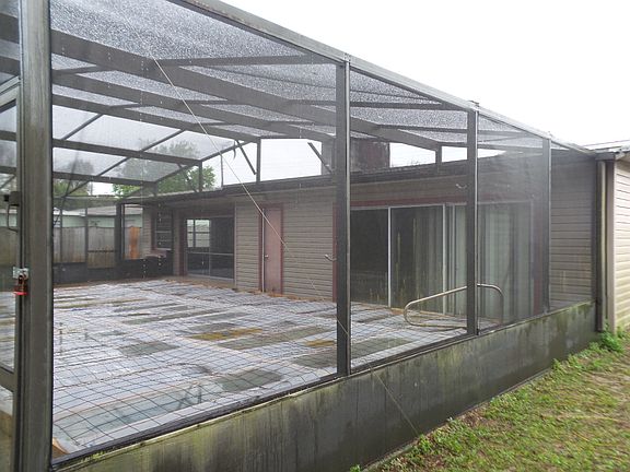 2nd image of 2265 Dolphin Road