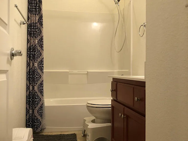 120 W Hayward Ln — Photo 16