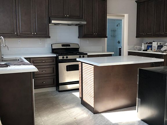 4th image of 5834 Primrose Ave