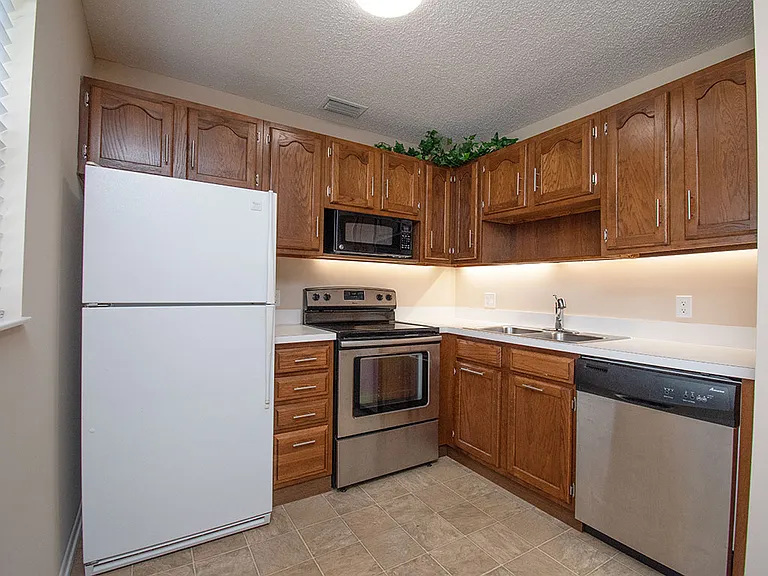 28 Vista Gardens Trl #102 — Photo 7