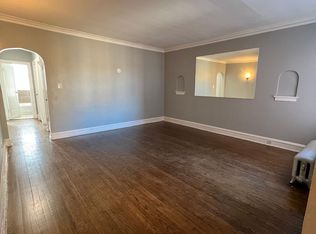 Eberhart, Chicago, IL 60619