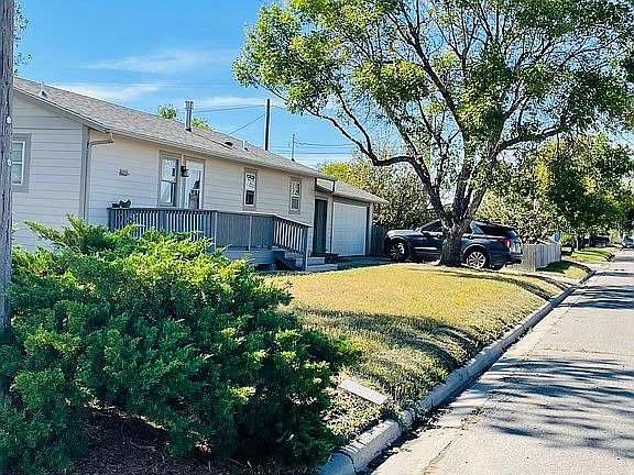 3rd image of 724 N Crook Ave