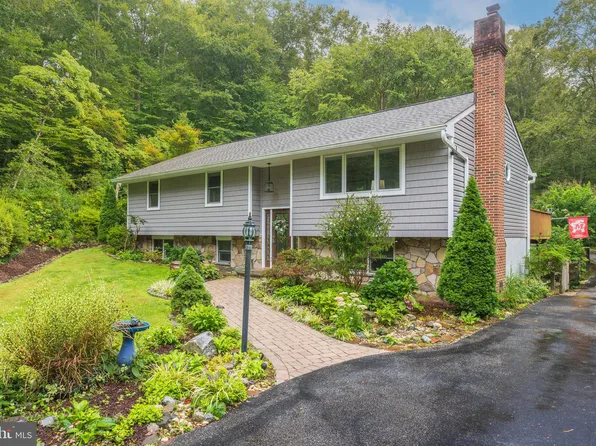 2114 Hallmark Dr, Gambrills, MD 21054