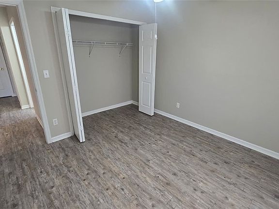 5th image of 904 NE 5th Pl