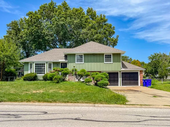 812 NE Mulberry St, Lees Summit, MO 64086
