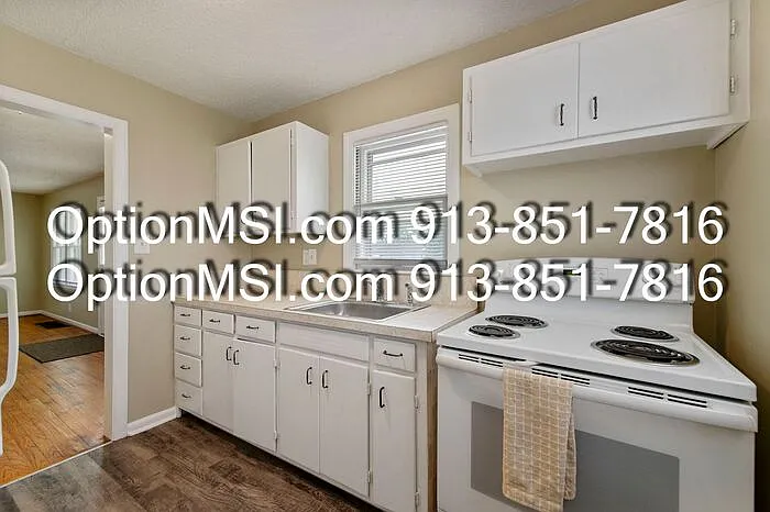 3114 S Vermont Ave — Photo 10