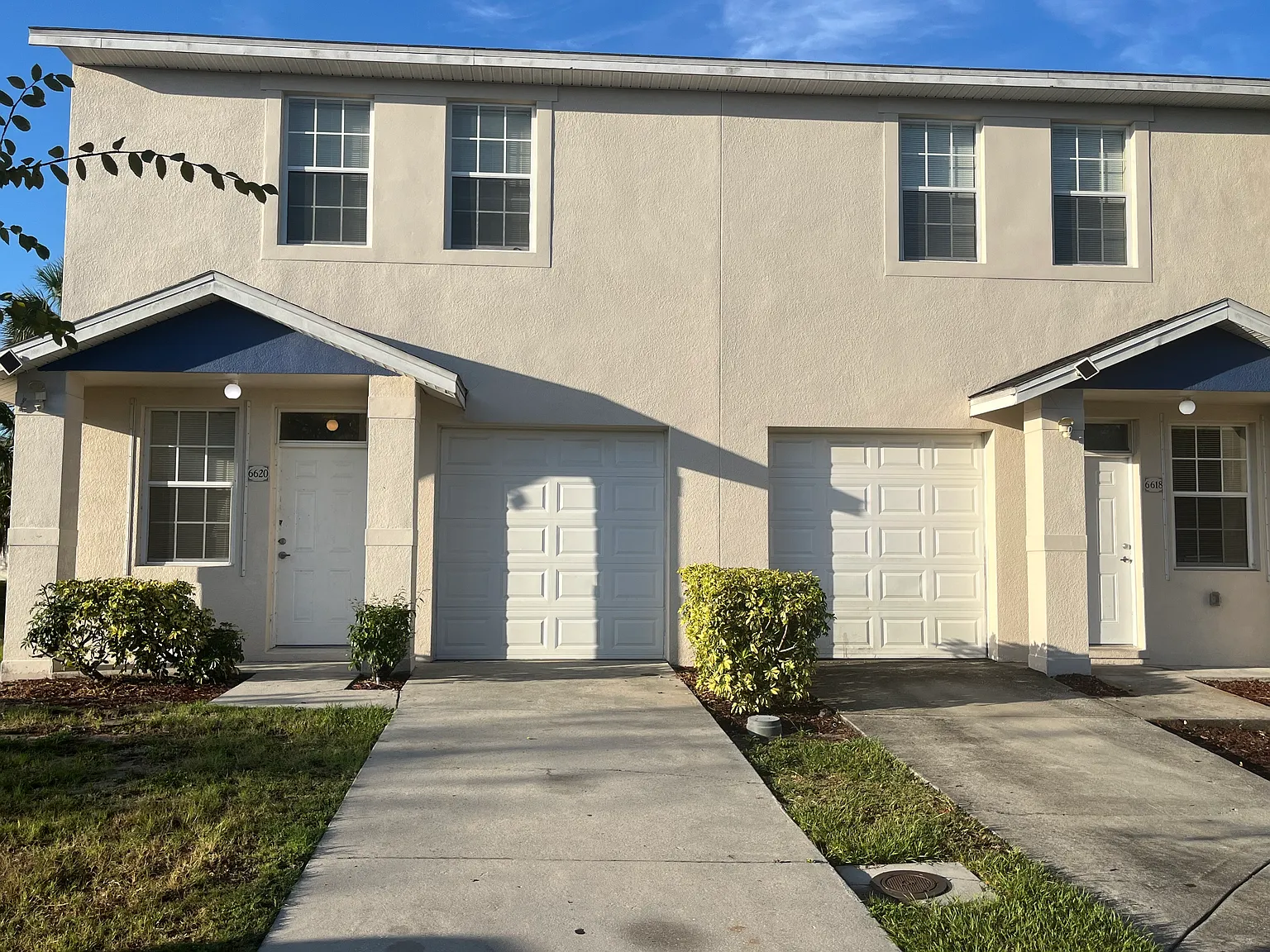 3 bed, 2.5 bath, 1700 sqft, $2,000 — Photo 1